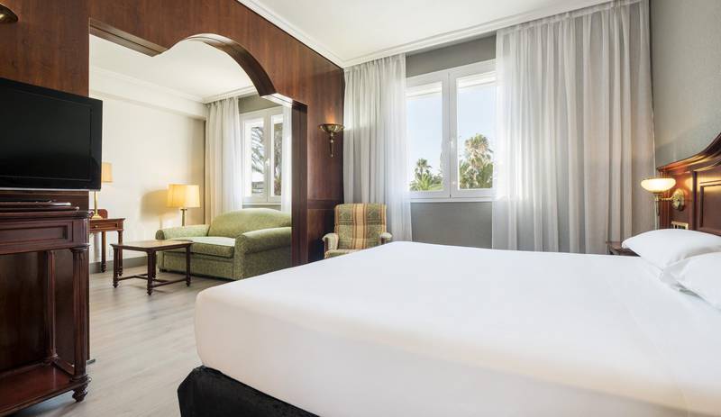 Junior-suites-laslomas Hotel Ilunion Las Lomas Mérida