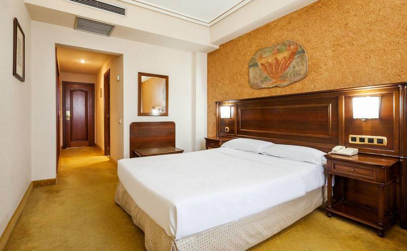  Hotel Ilunion Las Lomas Mérida